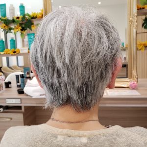 白髪で人気な髪型 ミセスヘアスタイルで白髪を生かした髪型とは 横浜の美容室 Asta Hair Salon