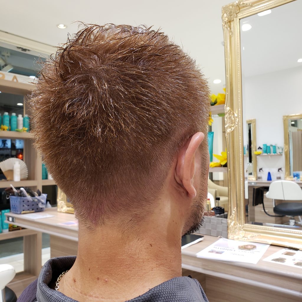 白髪を目立たなくしたい男性の方必見 刈り上げスタイルで明るく白髪染めをする方法は 横浜の美容室 加藤隆史 カトウタカシ ブログサイト