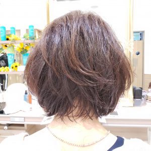 60 代 髪型 くせ毛 ６０代女性におすすめの髪型はショート 美容院を