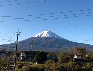 富士山　河口湖　初冠雪
